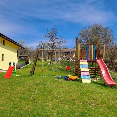 Viata La Tara Cerna Hotel Cerna  Bagian luar foto