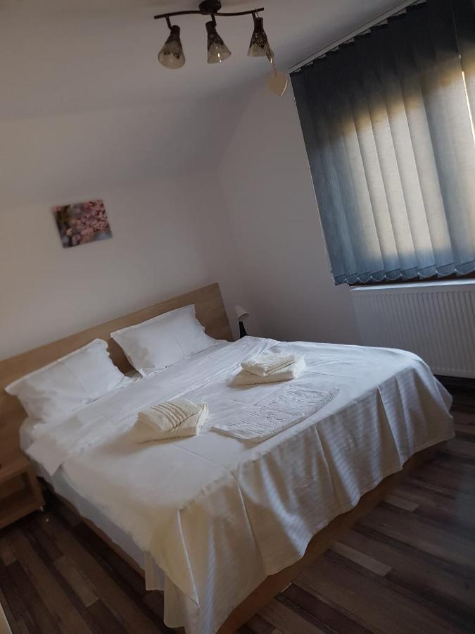 Viata La Tara Cerna Hotel Cerna  Bagian luar foto