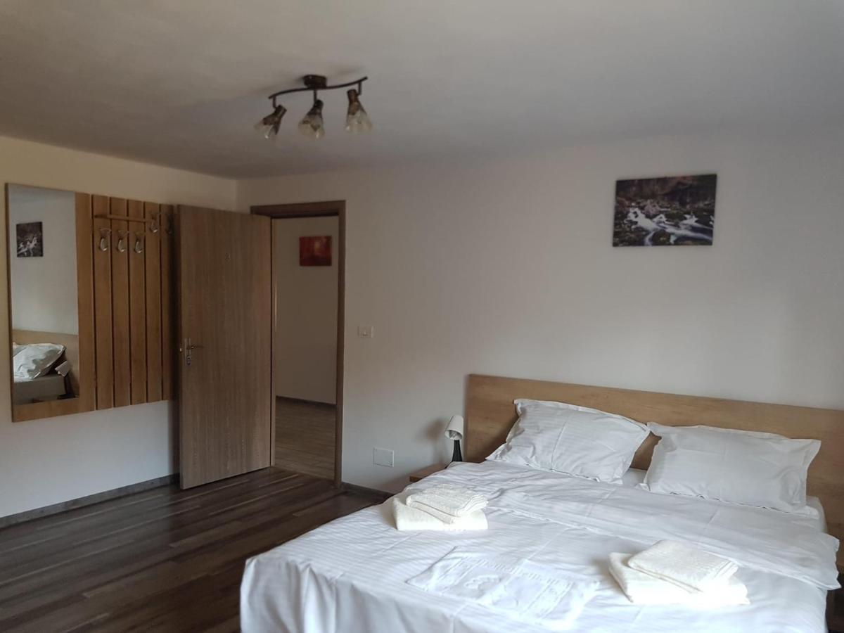 Viata La Tara Cerna Hotel Cerna  Bagian luar foto