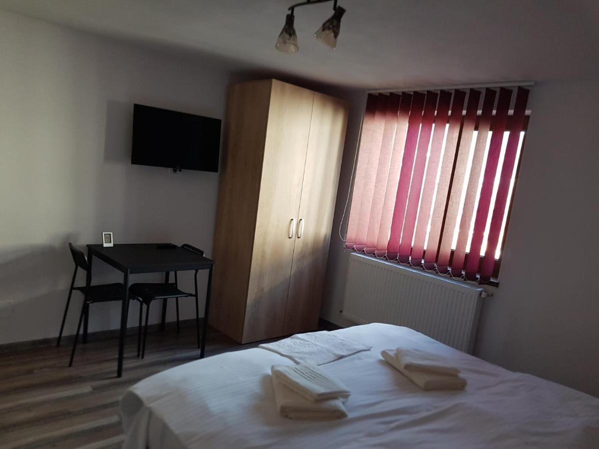 Viata La Tara Cerna Hotel Cerna  Bagian luar foto