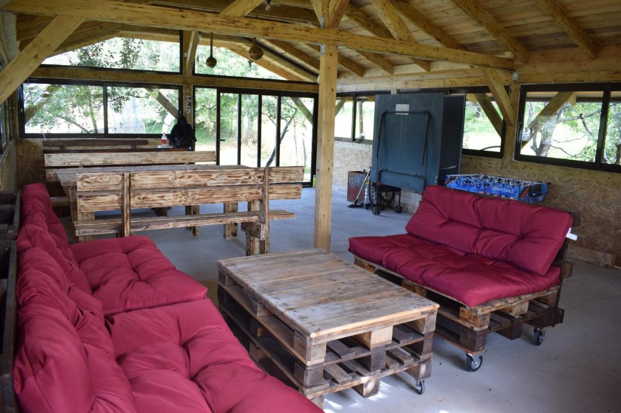 Viata La Tara Cerna Hotel Cerna  Bagian luar foto